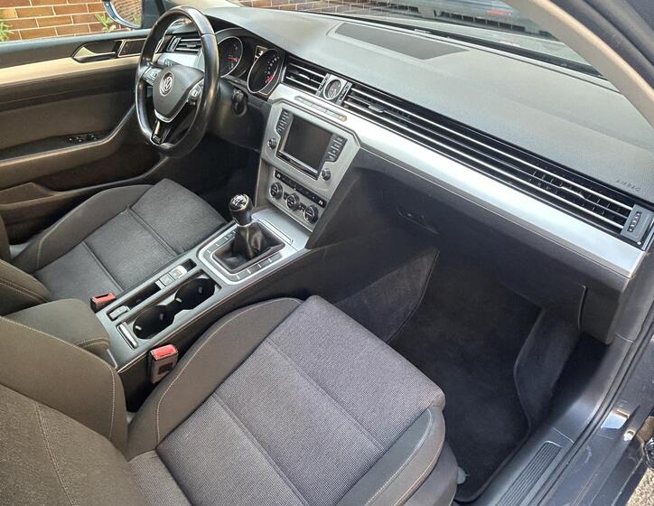 Volkswagen Passat 40