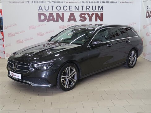 Mercedes-Benz Třídy E Kombi 2,0 l 143 kw