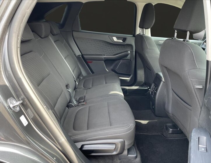 Ford Kuga SUV / Terénní 1,5 l 88 kw