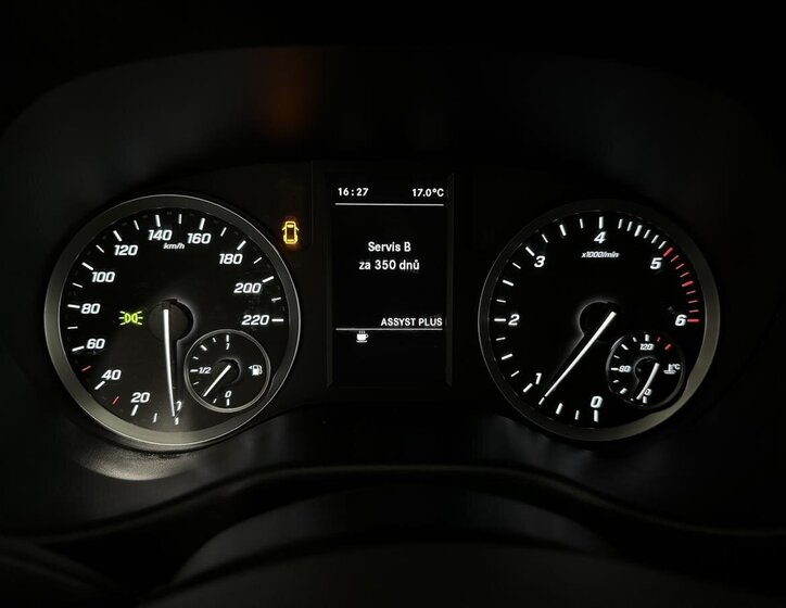 Mercedes-Benz Vito 21