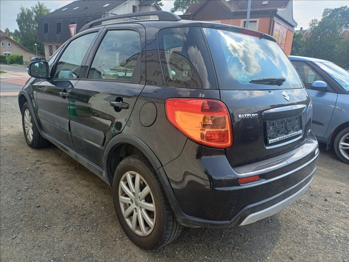 Suzuki SX4 Hatchback 2,0 l 99 kw