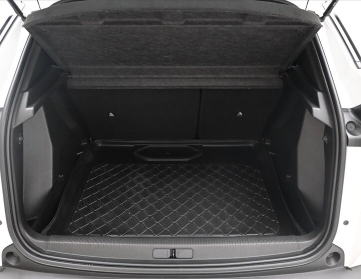 Peugeot 2008 SUV 1,5 l 81 kw