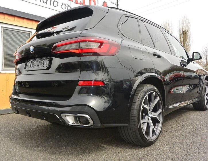 BMW X5 SUV / Terénní 3,0 l 250 kw
