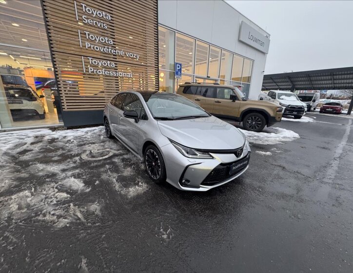 Toyota Corolla Sedan / Limuzína 1,8 l 72 kw