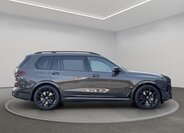 BMW X7 SUV / Terénní 4,4 l 390 kw