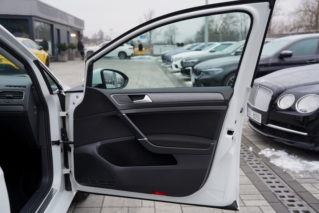 Volkswagen Golf Kombi 1,6 l 85 kw