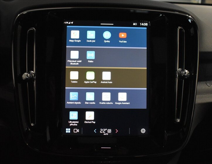 Volvo EX40 SUV / Terénní 0,0 185 kw