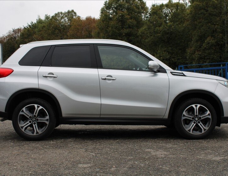 Suzuki Vitara SUV / Terénní 1,6 l 88 kw