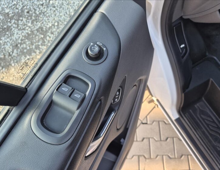 Ford Tourneo Custom MPV 2,0 l 96 kw