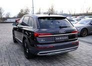 Audi Q7 4