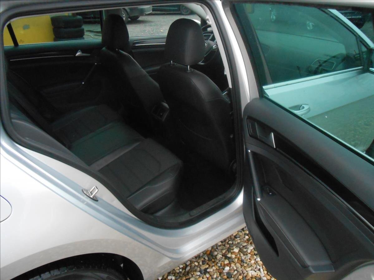 Volkswagen Golf Kombi 2,0 l 110 kw