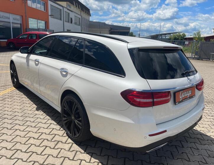 Mercedes-Benz Třídy E 10