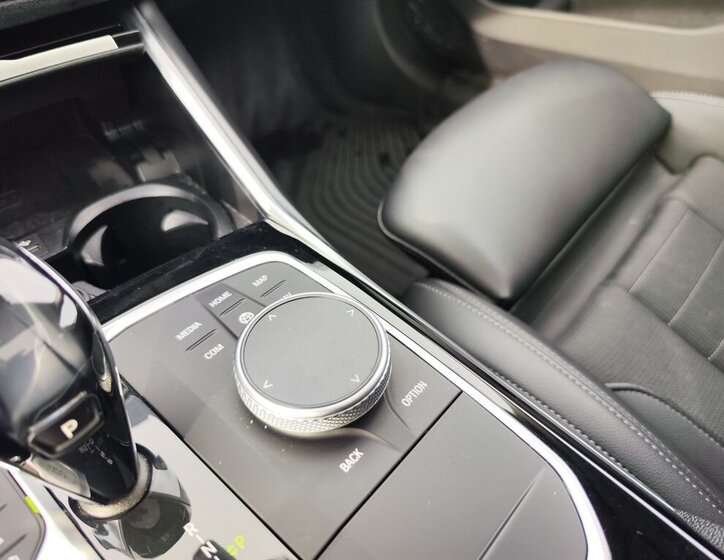 BMW Řada 3 Sedan / Limuzína 2,0 l 215 kw