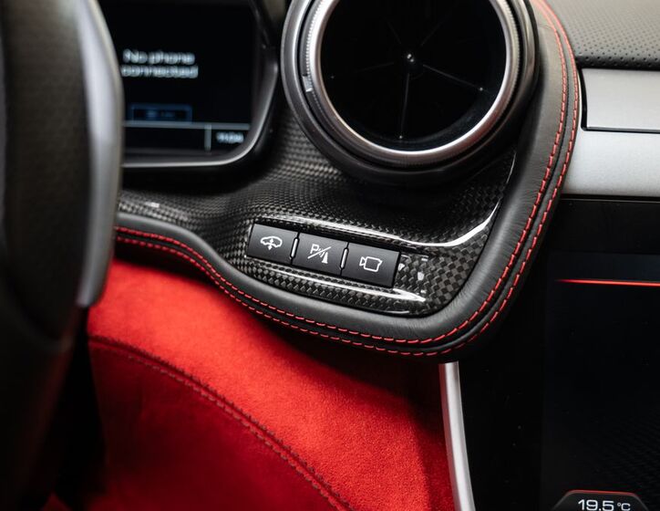 Ferrari GTC4 Lusso 18