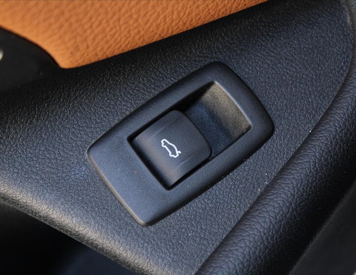 BMW Řada 5 Kombi 3,0 l 195 kw