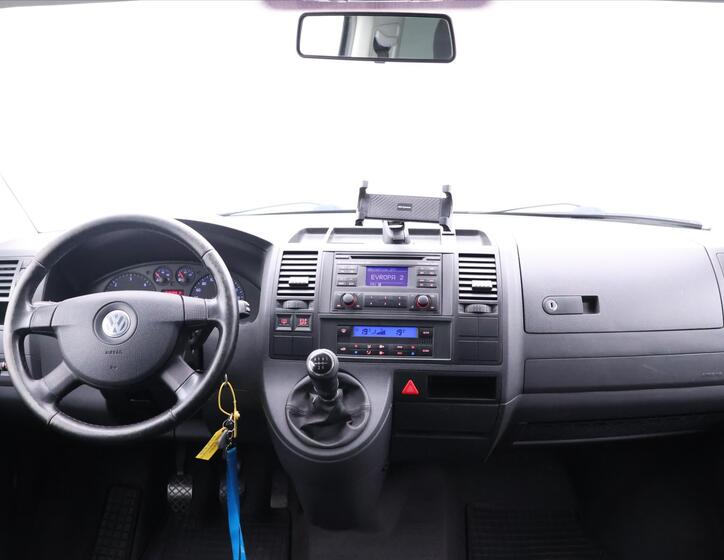 Volkswagen Caravelle 26