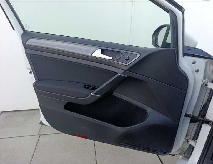 Volkswagen Golf Hatchback 1,5 l 96 kw