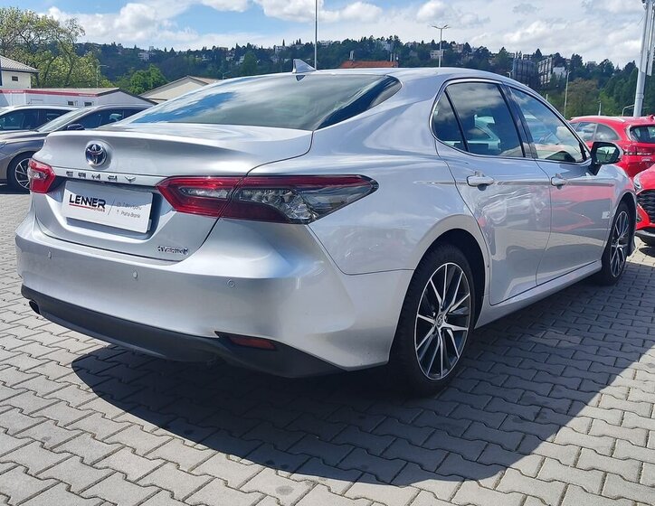 Toyota Camry Sedan / Limuzína 2,5 l 160 kw