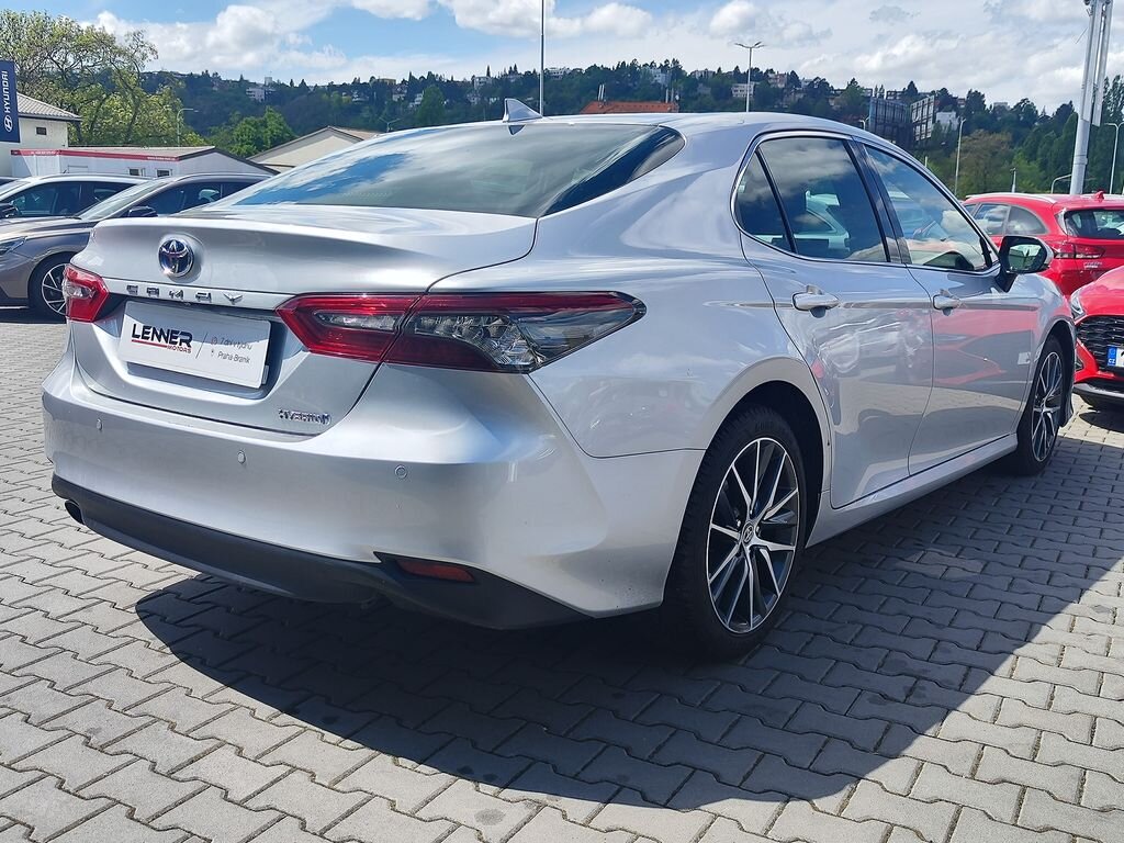 Toyota Camry Sedan / Limuzína 2,5 l 160 kw
