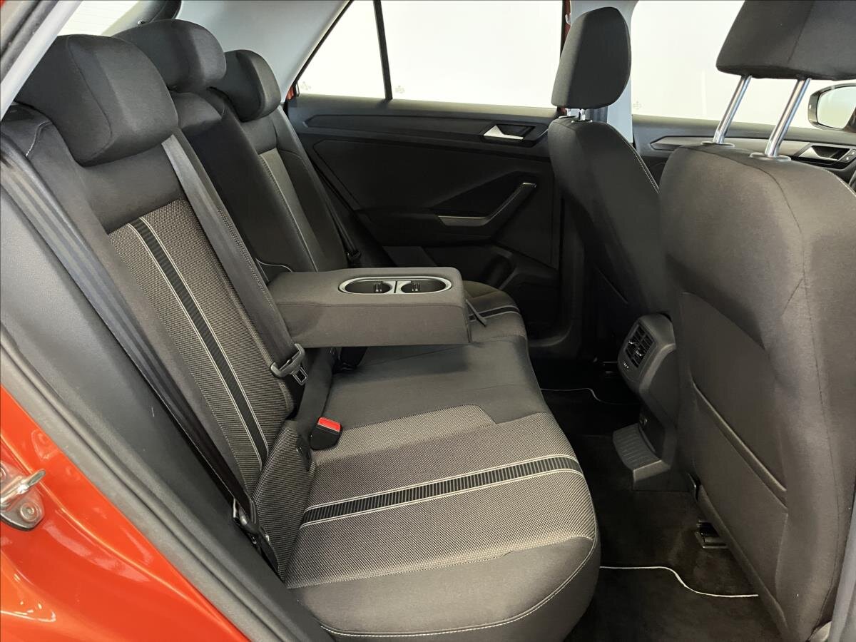Volkswagen T-Roc SUV / Terénní 1,5 l 110 kw