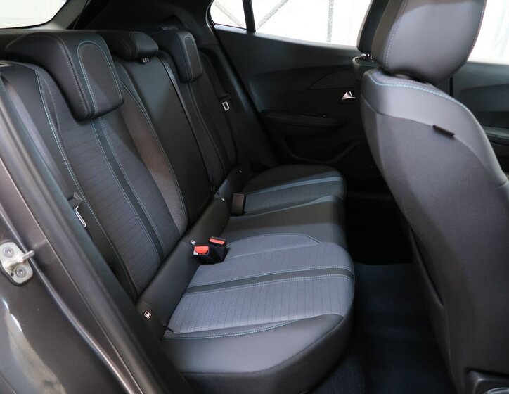 Peugeot 2008 SUV 1,2 l 96 kw