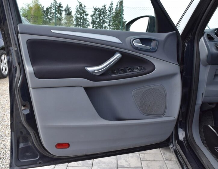 Ford Galaxy MPV 2,0 l 103 kw