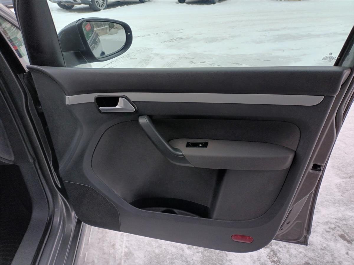 Volkswagen Touran MPV 1,2 l 77 kw