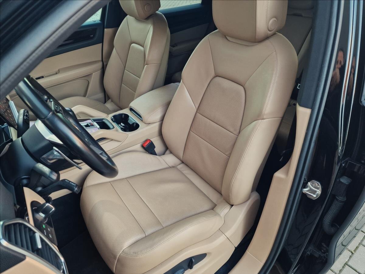 Porsche Cayenne SUV 3,0 l 250 kw