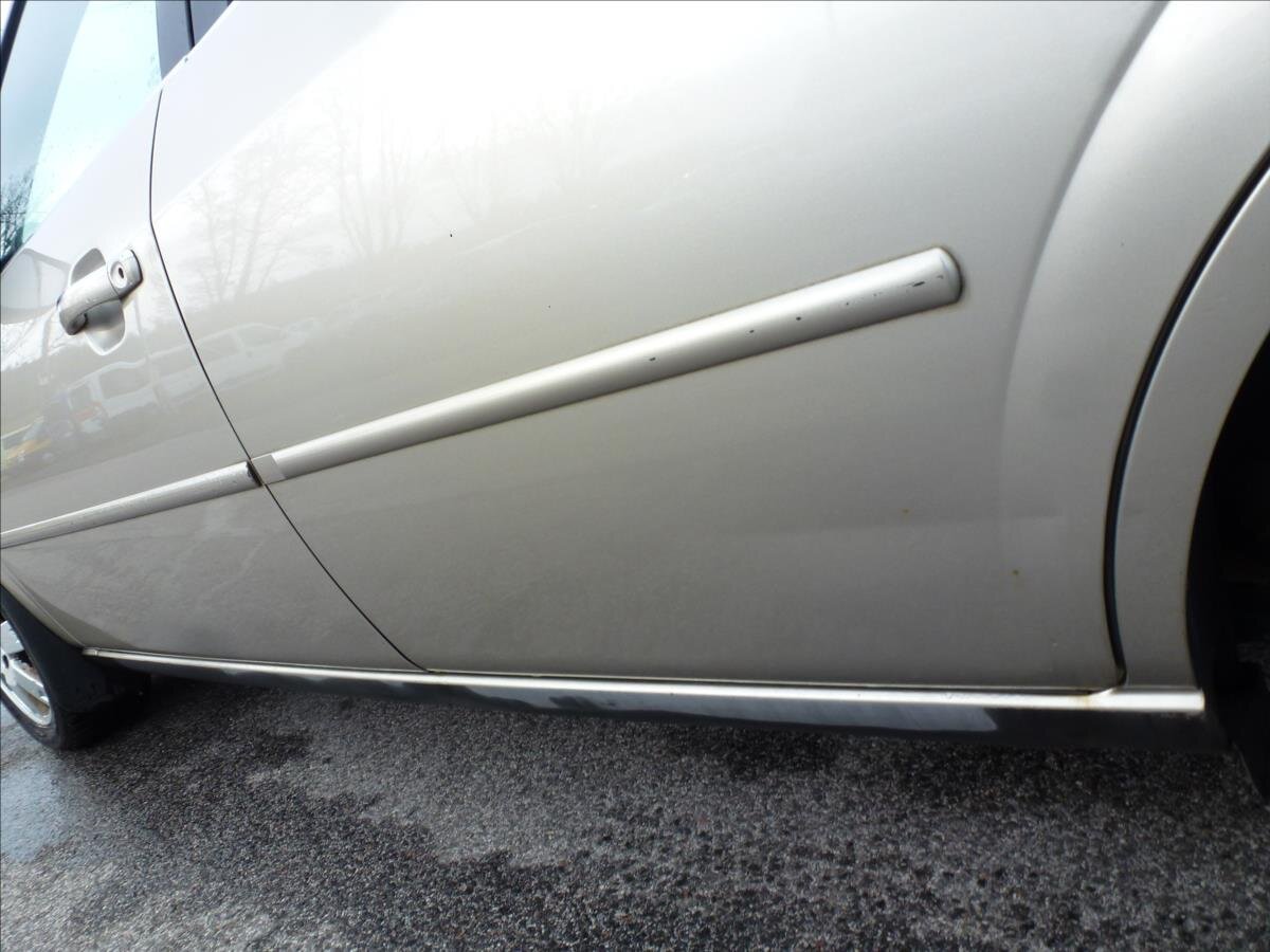 Ford Mondeo Sedan / Limuzína 2,5 l 125 kw