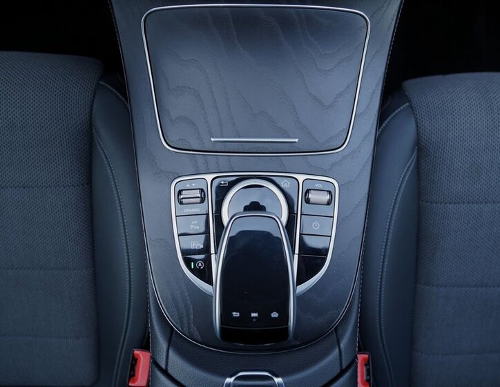 Mercedes-Benz Třídy E Sedan 2,0 l 143 kw