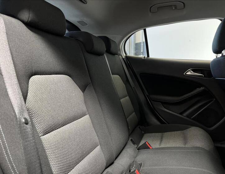 Mercedes-Benz GLA 19