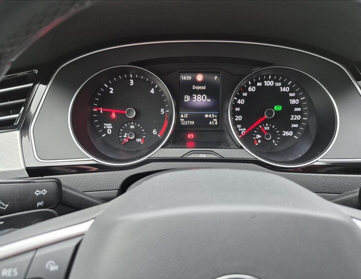 Volkswagen Passat Kombi 2,0 l 110 kw