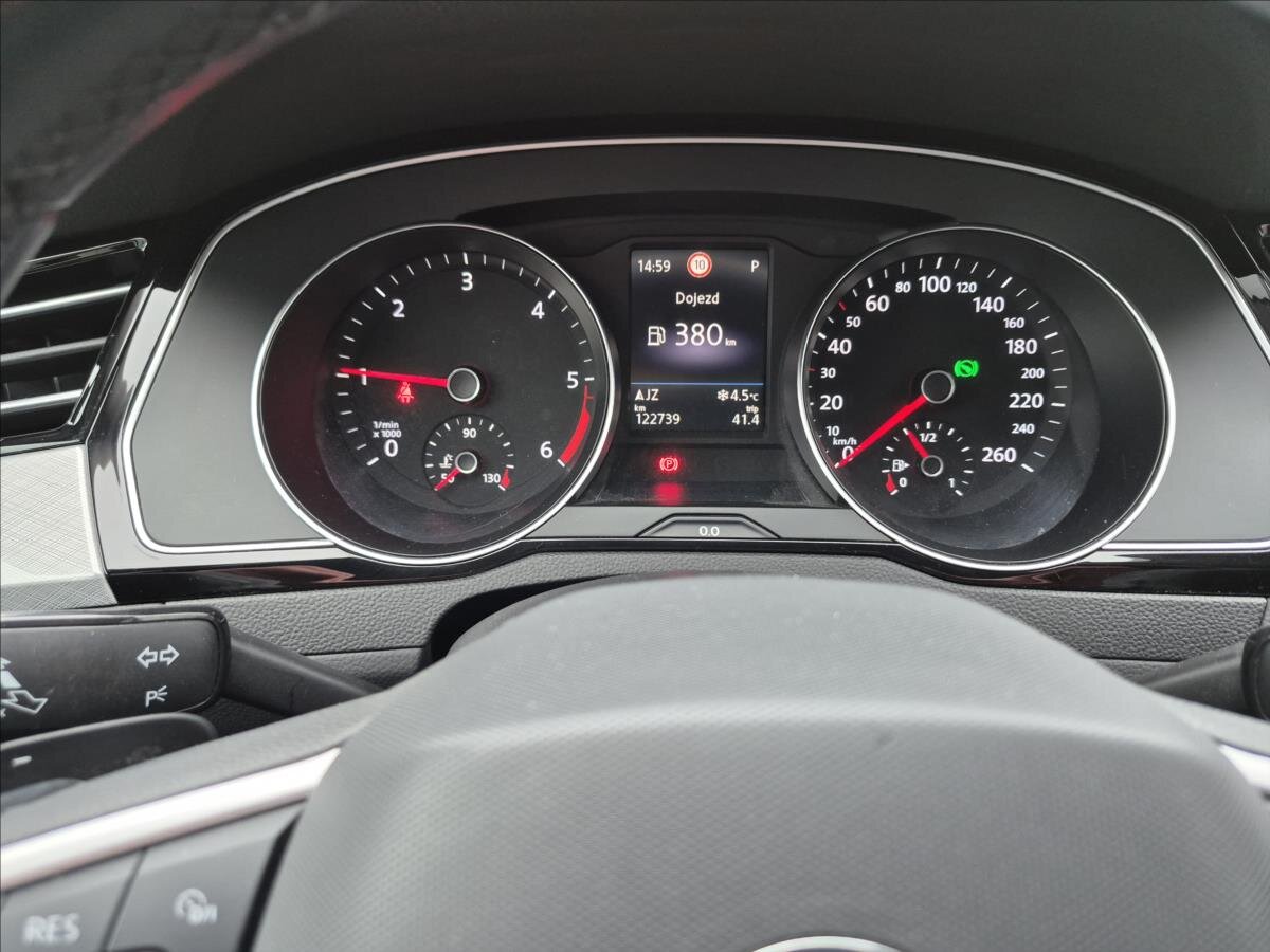 Volkswagen Passat Kombi 2,0 l 110 kw