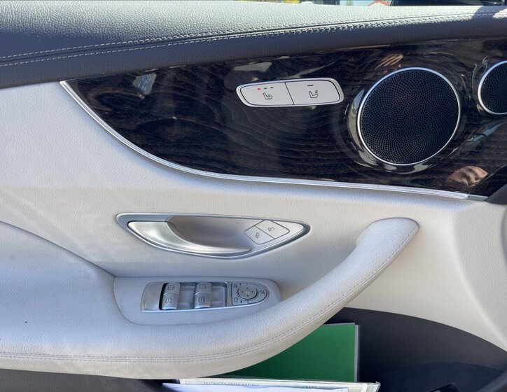 Mercedes-Benz Třídy E Kupé 2,0 l 180 kw