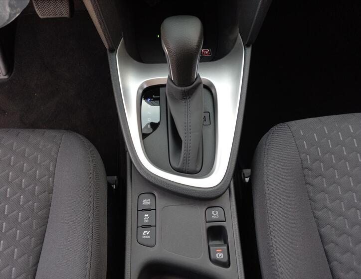 Toyota Yaris Cross 17