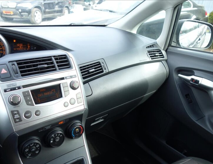 Toyota Verso MPV 1,6 l 97 kw