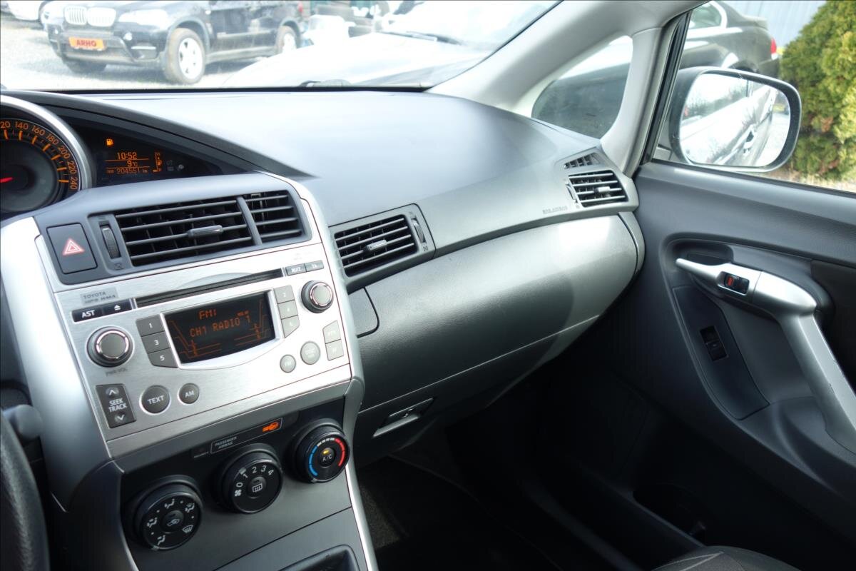 Toyota Verso MPV 1,6 l 97 kw