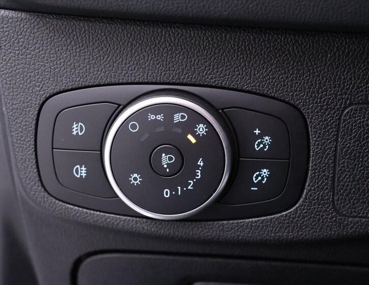 Ford Focus Kombi 999,0 74 kw