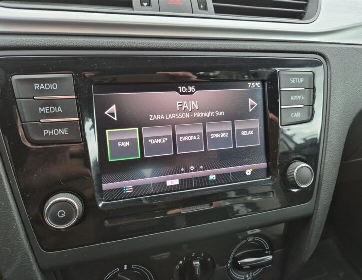 Škoda Rapid Sedan / Limuzína 999,0 70 kw