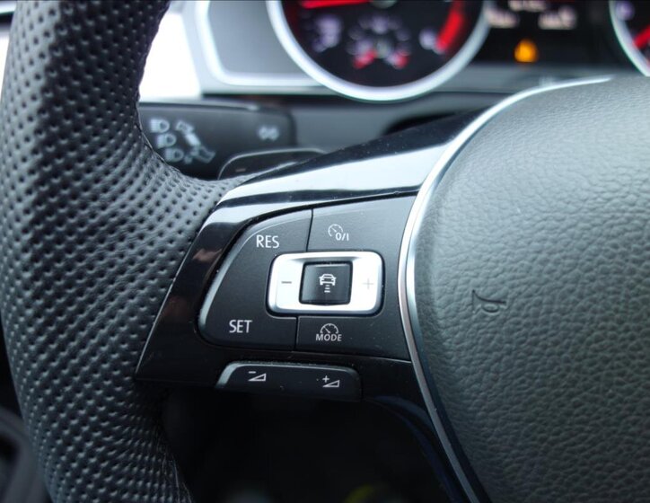 Volkswagen Passat Sedan 2,0 l 140 kw