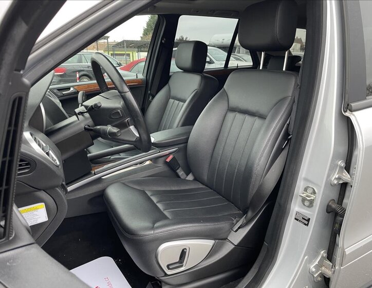 Mercedes-Benz Třídy M SUV / Terénní 3,5 l 200 kw