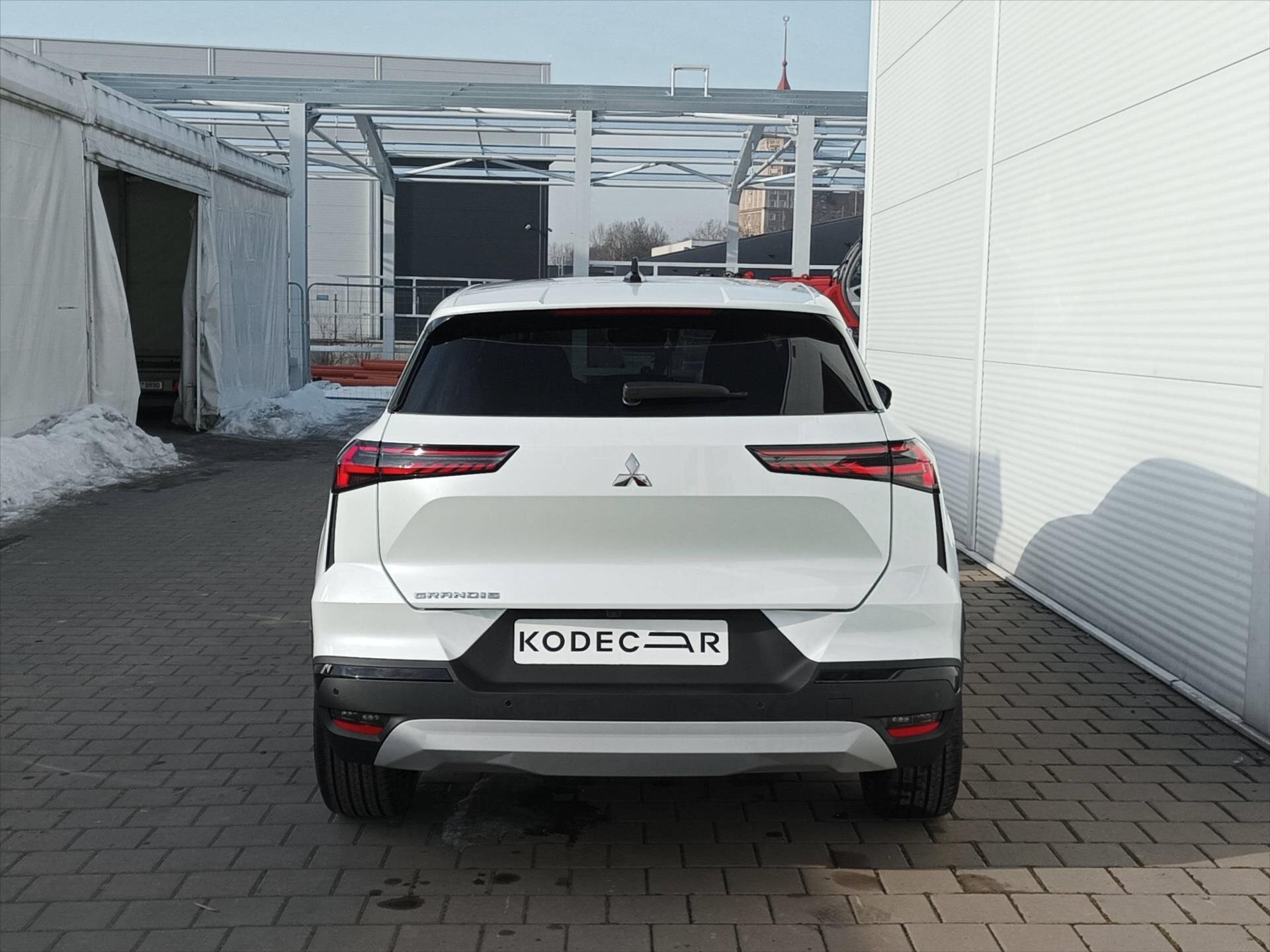 Mitsubishi Grandis SUV / Terénní 1,3 l 104 kw