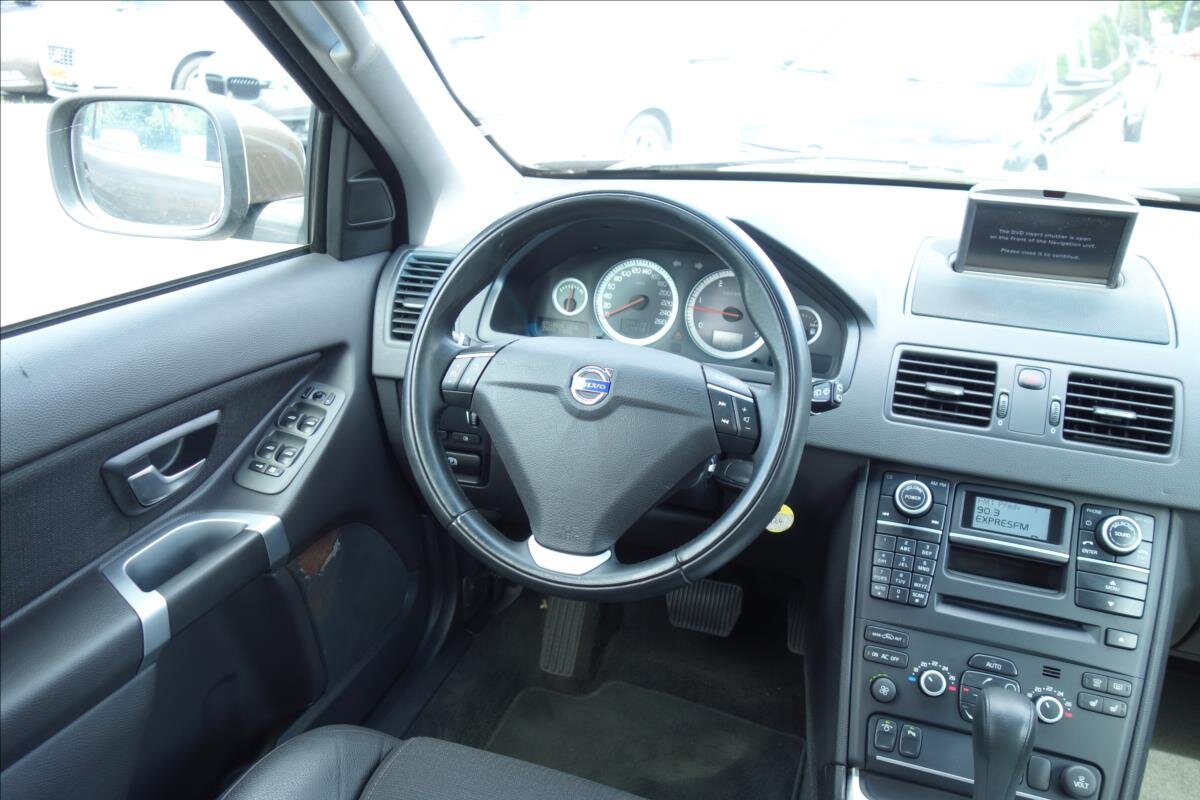 Volvo XC90 SUV 2,4 l 147 kw