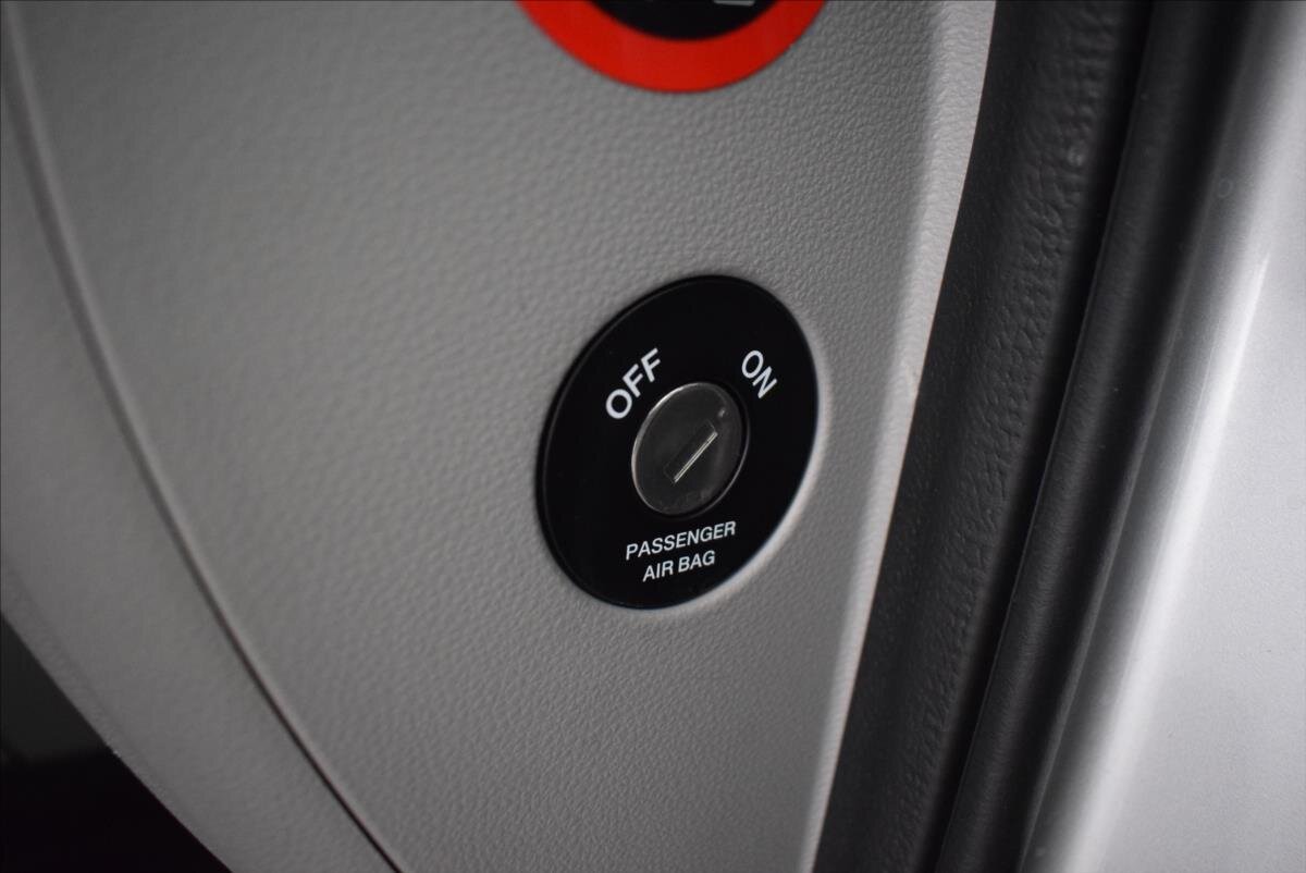 KIA Carens MPV 1,6 l 94 kw