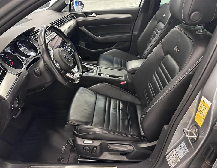 Volkswagen Passat Sedan / Limuzína 2,0 l 162 kw