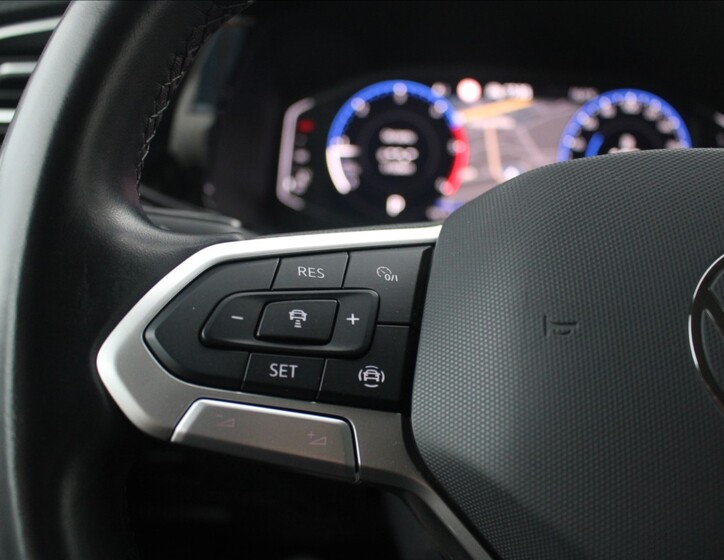 Volkswagen Multivan 17