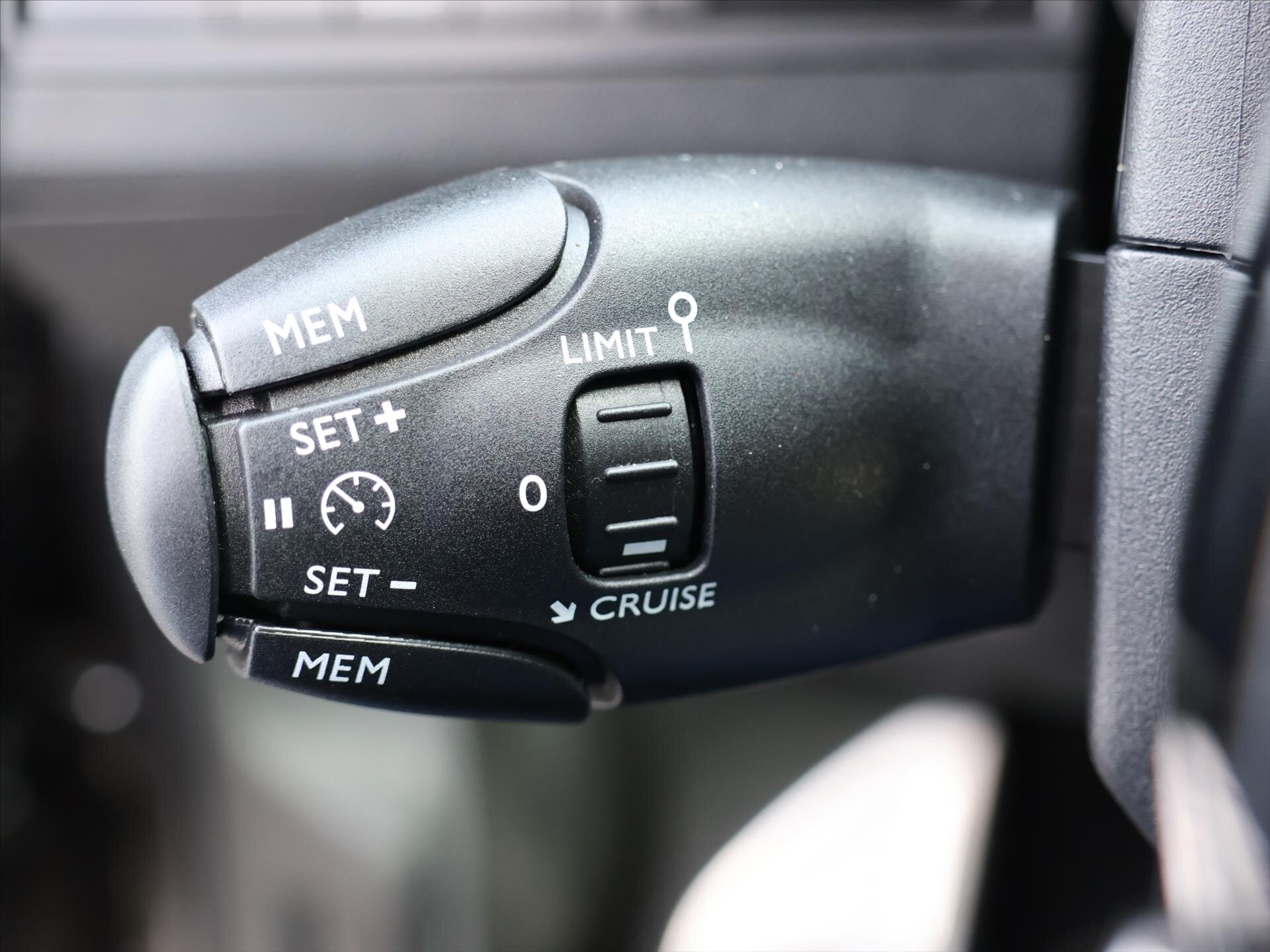 Peugeot 5008 SUV / Terénní 1,2 l 96 kw