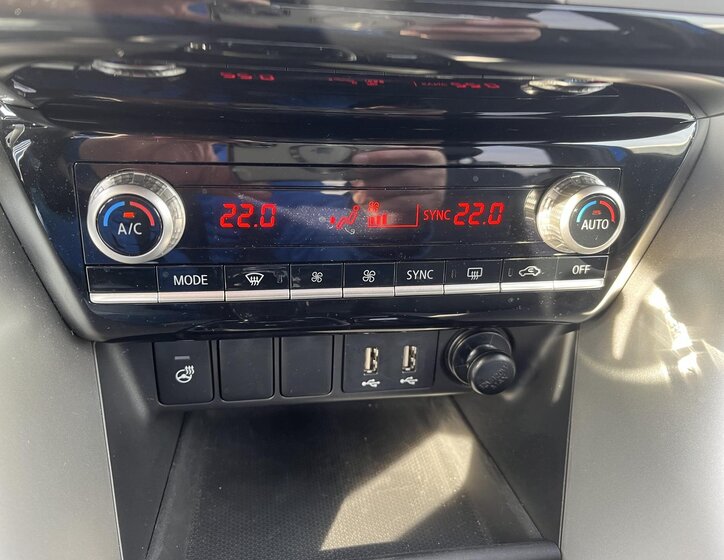 Mitsubishi Eclipse Cross SUV / Terénní 2,4 l 72 kw