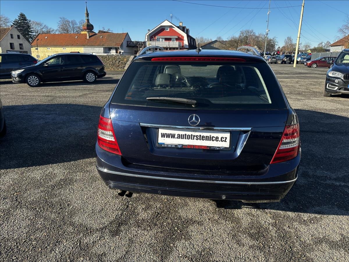 Mercedes-Benz Třídy C Kombi 2,1 l 100 kw