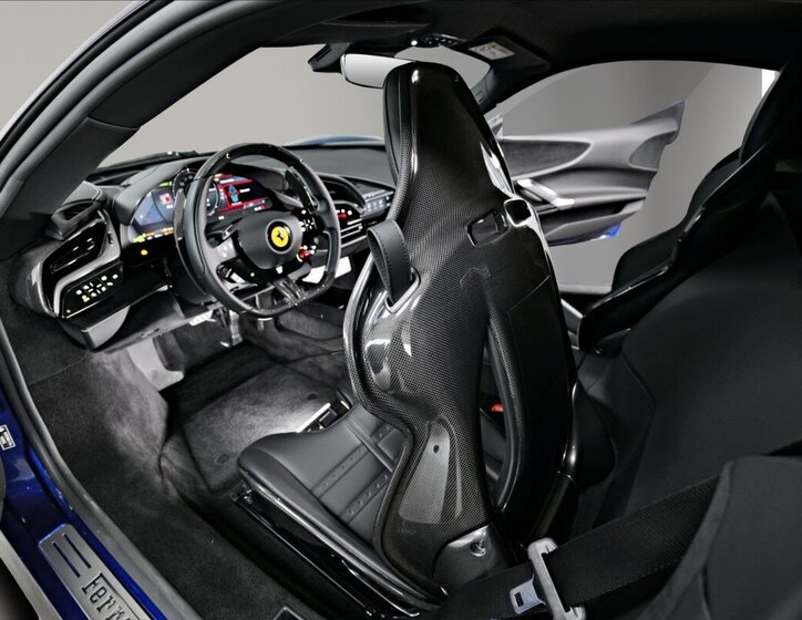 Ferrari SF90 Kupé 4,0 l 736 kw